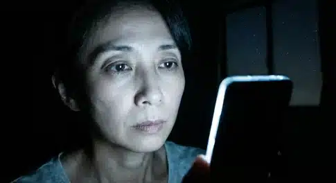 寝ても疲れが取れない原因は「光」?自然のリズムを取り戻す3つの習慣